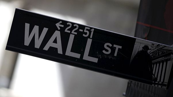 Mercados: Wall Street fecha no vermelho, Xangai abre a cair e Tóquio a subir Mercados: Wall Street fecha no vermelho, Xangai abre a cair e Tóquio a subir