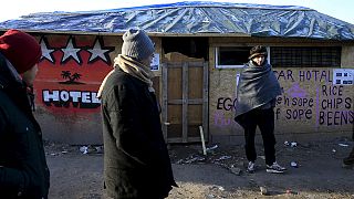 Bidonville migranti di Calais, un fine settimana di tensione