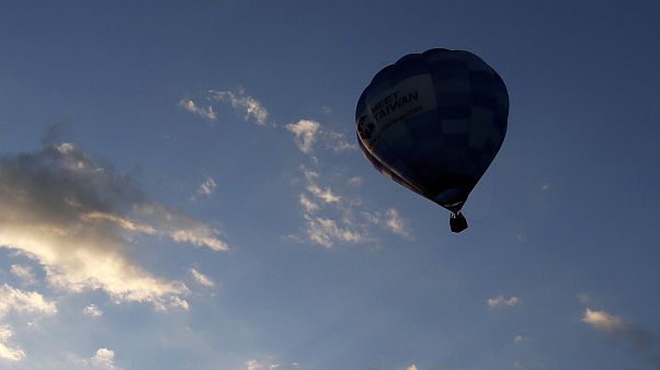 Balões pintam céu de Chateau-d'oex Balões pintam céu de Chateau-d'oex