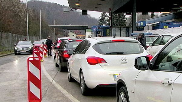 وزراء خارجية الإتحاد الأوروبي يطلبون المزيد من التدابير على الحدود الخارجية لمنطقة شنغن وزراء خارجية الإتحاد الأوروبي يطلبون المزيد من التدابير على الحدود الخارجية لمنطقة شنغن