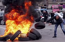 Страйк таксі: на французьких дорогах палають автомобільні шини