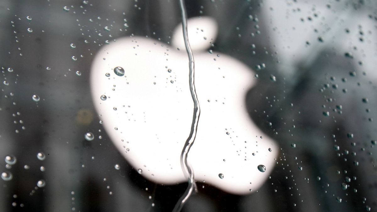 Apple iPhone slowing sales pull down share price