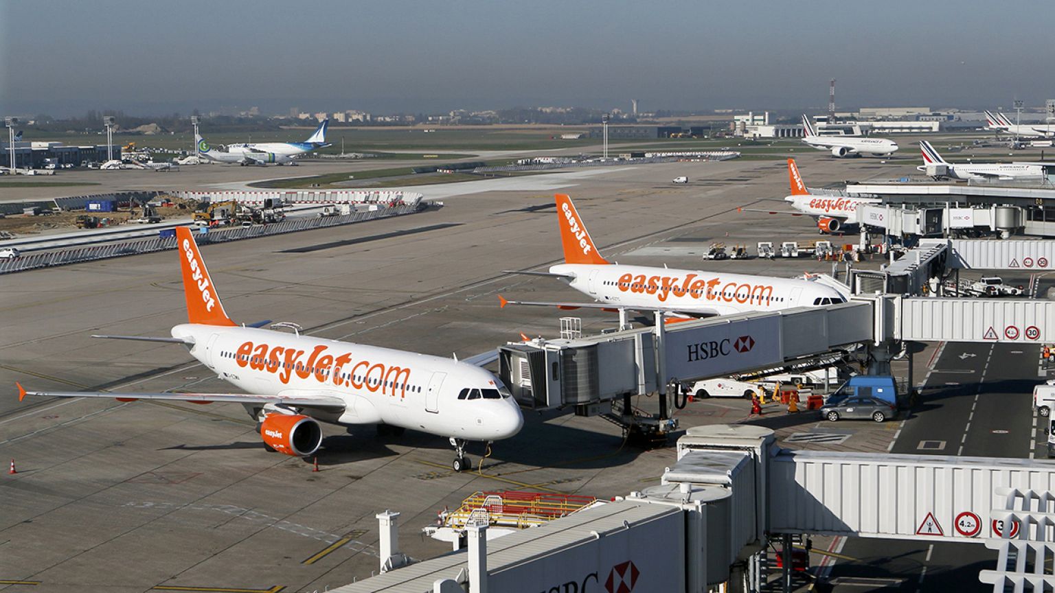Ataques terroristas de Paris atingiram contas da easyJet