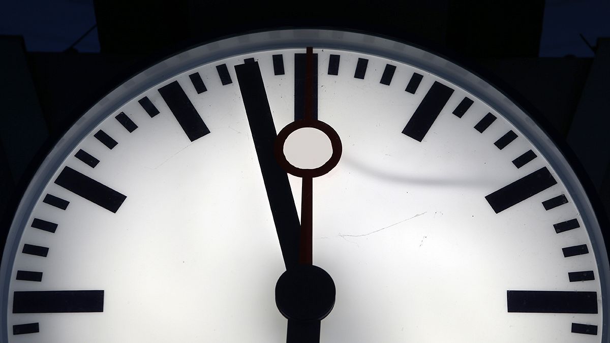 Doomsday Clock: sono le 23 e 57', brutta notizia per il mondo