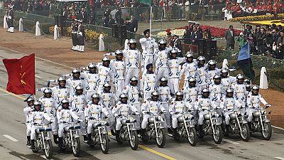 Индия: акробатический военный парад
