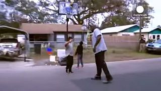Shaquille O'Neal joins street basketball game