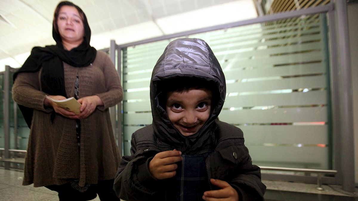Alemanha: Iraquianos fogem do "exílio de lata"