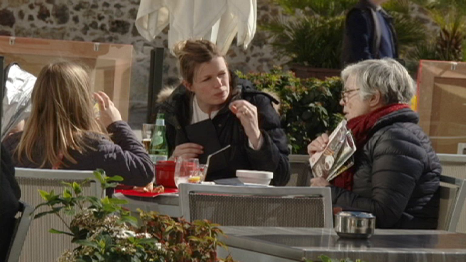 Spanish unemployment falls by record amount, still almost 21 percent