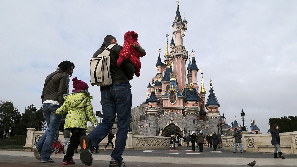 La policía francesa arresta a un hombre armado en un hotel de Disneyland París