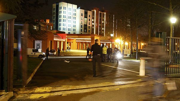 Homme armé à Disneyland: la piste terroriste semble s'éloigner Homme armé à Disneyland: la piste terroriste semble s'éloigner