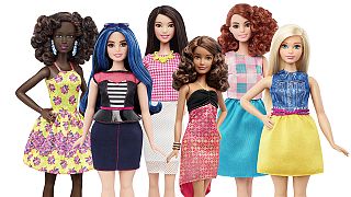 Barbie ganha peso e parte à reconquista do mundo