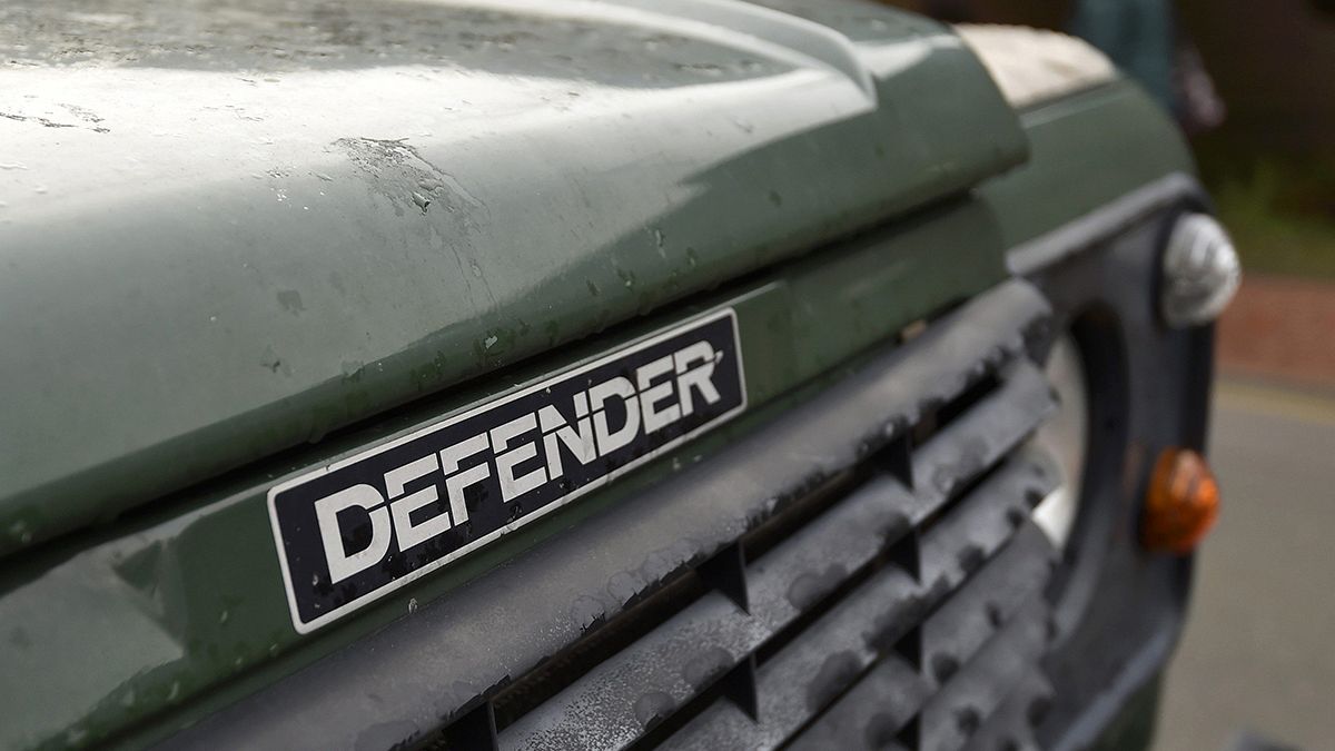 Land Rover'ın Defender modeli son kez üretim bandında