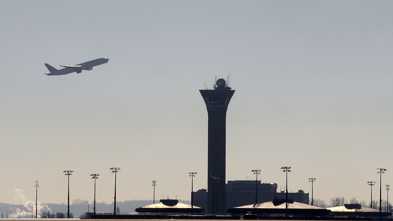 French economy at walking pace as Spain sprints ahead