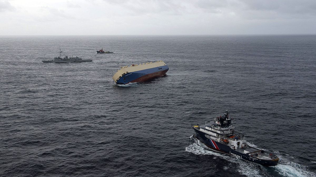 Rettung gescheitert: Das Frachtschiff Modern Express treibt weiter manövrierunfähig in der Biskaya