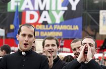 پارلمان ایتالیا با وجود اعتراض کاتولیک ها درصدد اعطای حقوق بیشتر به همجنسگرایان است