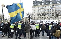Sweden: masked men threaten to attack migrant children