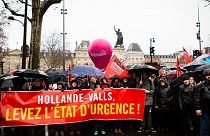 Des rassemblements partout en France contre la prolongation de l'état d'urgence