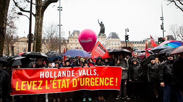 Esquerda francesa contra o estado de emergência Esquerda francesa contra o estado de emergência