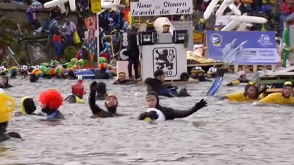 En Alemania celebran el carnaval tirándose al agua En Alemania celebran el carnaval tirándose al agua