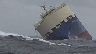 A francia partok felé sodródik egy panamai teherhajó
