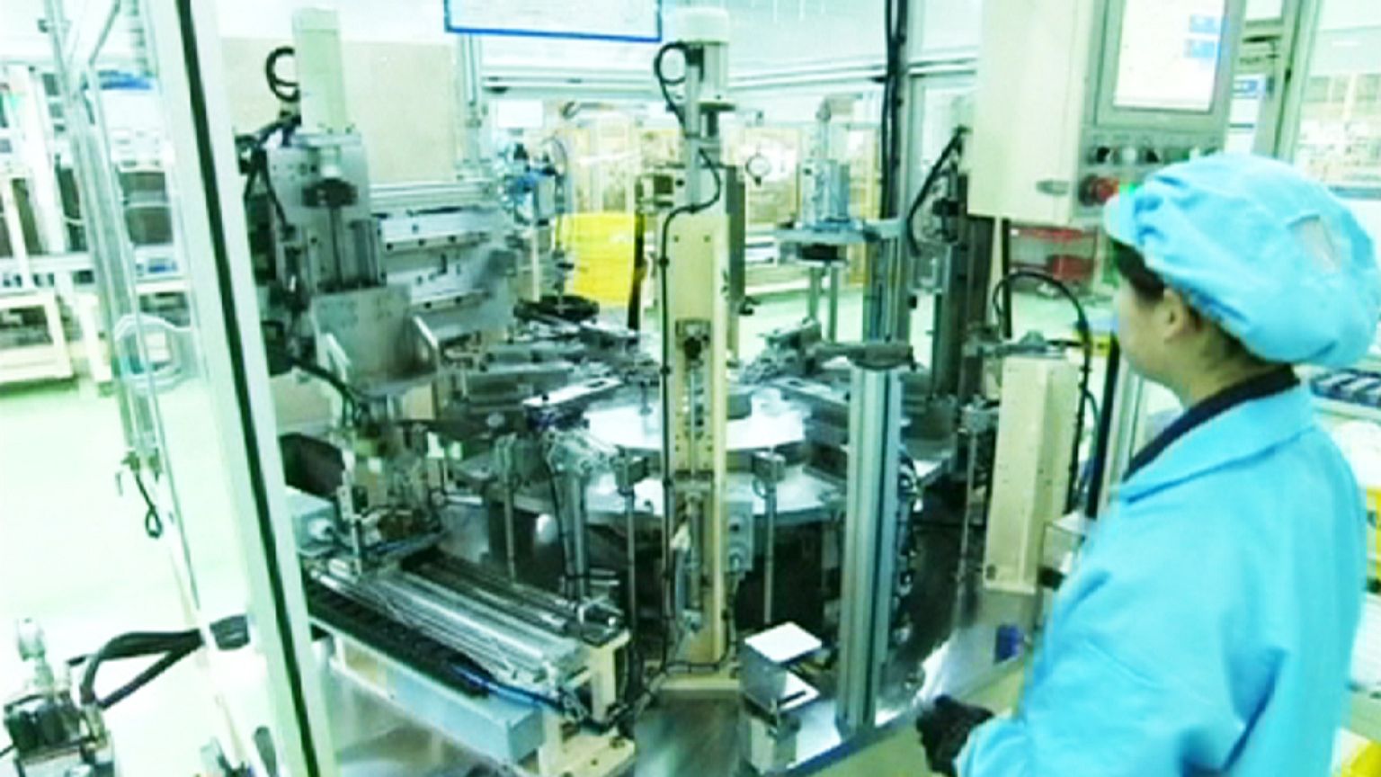 Cina, le attività produttive frenano ancora