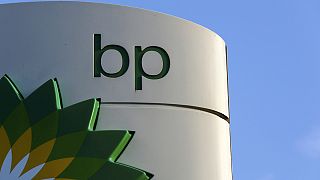 Oil price slump hits BP and Exxon