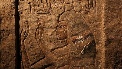 Les restes d'un bateau de 4.500 ans découverts près des pyramides en Egypte