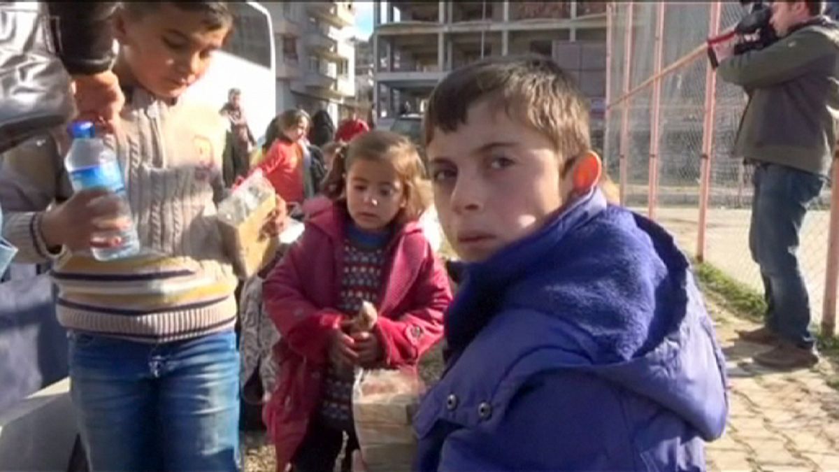 Már több ezer szíriai türkmén menekült át Törökországba