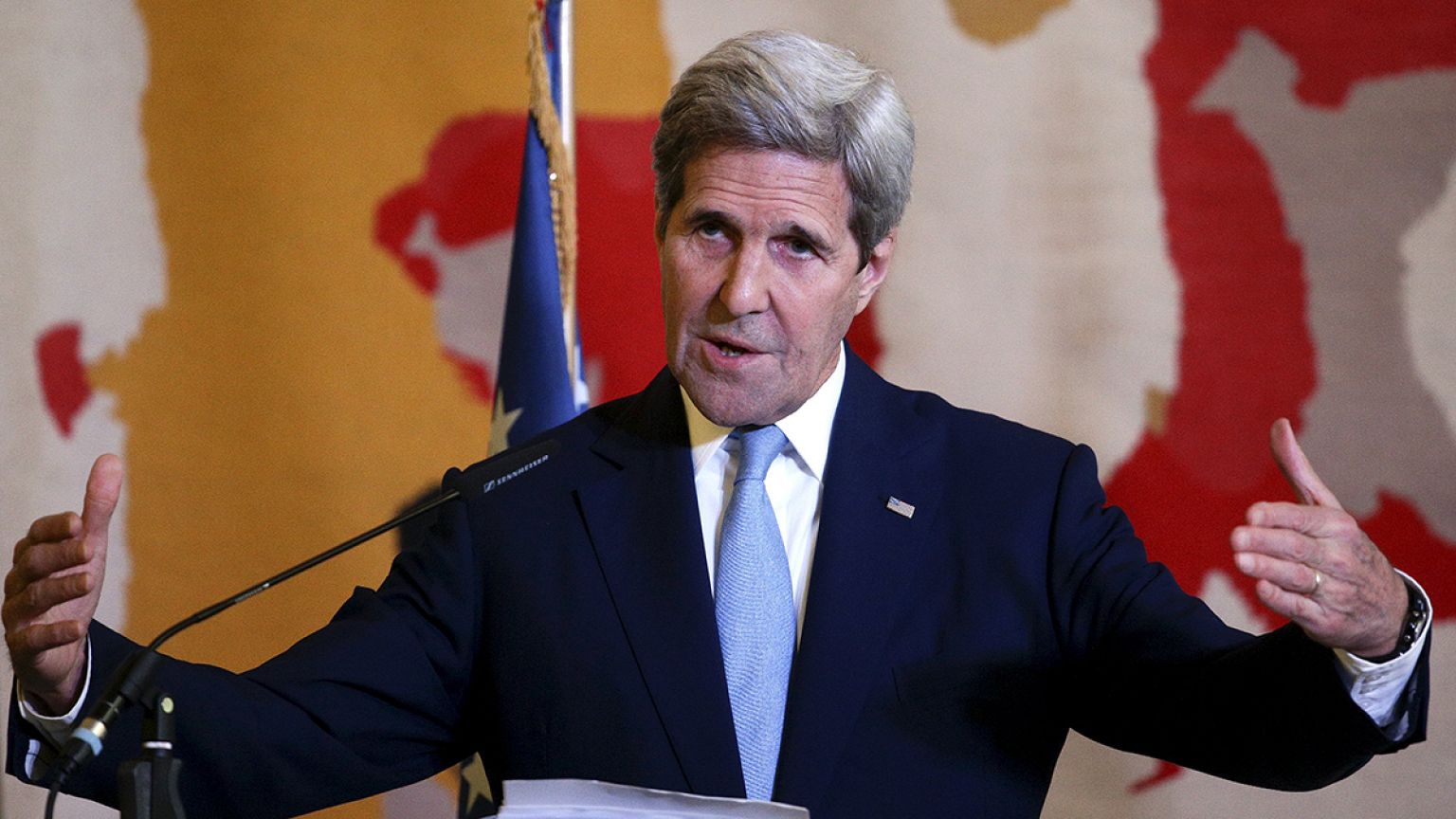 Anti-ISIL summit agrees to intensify attacks on Islamic extremists