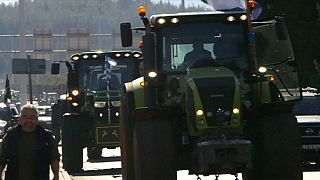 Border blockade - Greek farmers protest over pension reforms