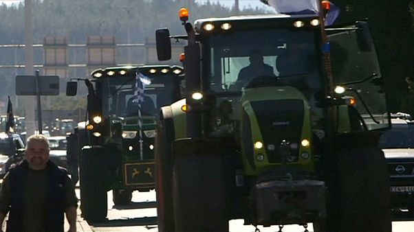 Postes-frontières bloqués en Grèce par les agriculteurs en colère Postes-frontières bloqués en Grèce par les agriculteurs en colère