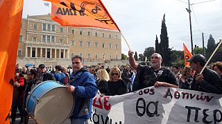Ελλάδα: Σε απεργιακό κλοιό η χώρα - Mαζική συμμετοχή στις πορείες