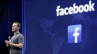 Facebook (12) feiert - und soll Verantwortung übernehmen