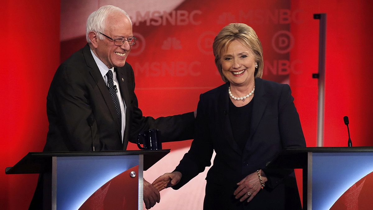 USA: Clinton e Sanders degladiam-se sobre financiamento de campanha