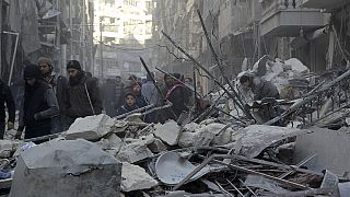 Migliaia in fuga dalla battaglia di Aleppo. Scintille fra Mosca e Ankara