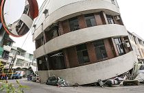 Plusieurs immeubles s'effondrent lors d'un séisme à Taïwan