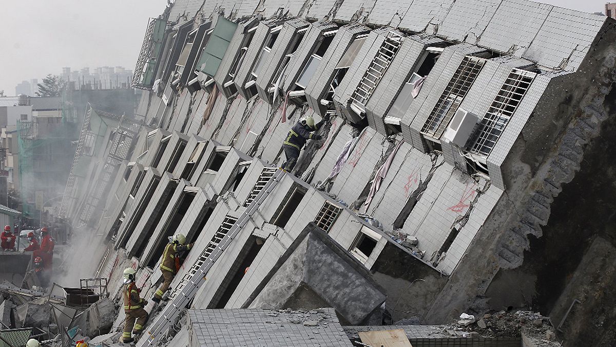 Taiwan: at least 18 killed as earthquake brings down several buildings
