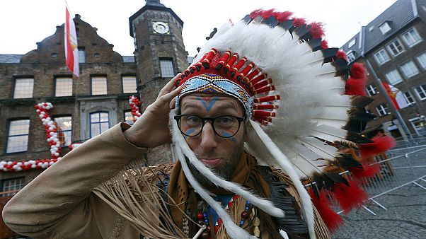 Rosenmontag: Unwetter und Sturm setzen dem Karneval zu Rosenmontag: Unwetter und Sturm setzen dem Karneval zu