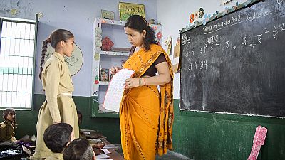 ایجاد انگیزه در معلم برای تغییر و بهبود رویکردهای آموزشی در هند و آمریکا