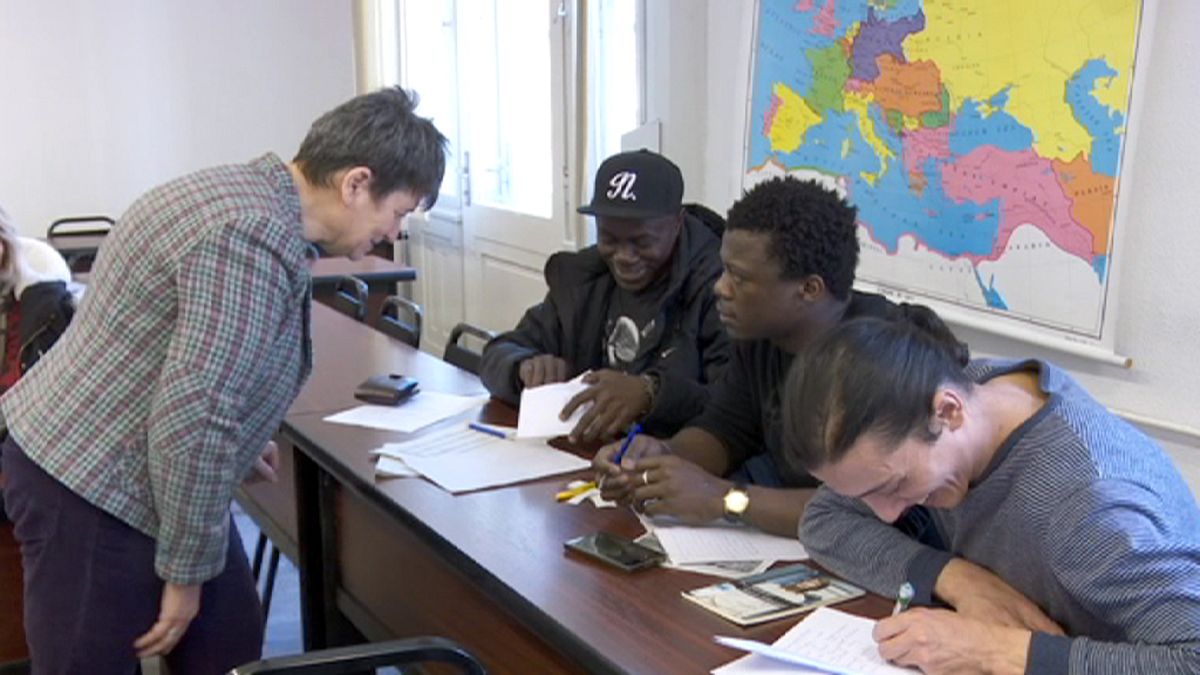 Menekülteknek szerveztek tanfolyamot Budapesten
