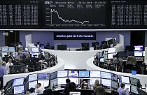 Europa: Preocupações com crescimento económico fazem afundar as bolsas