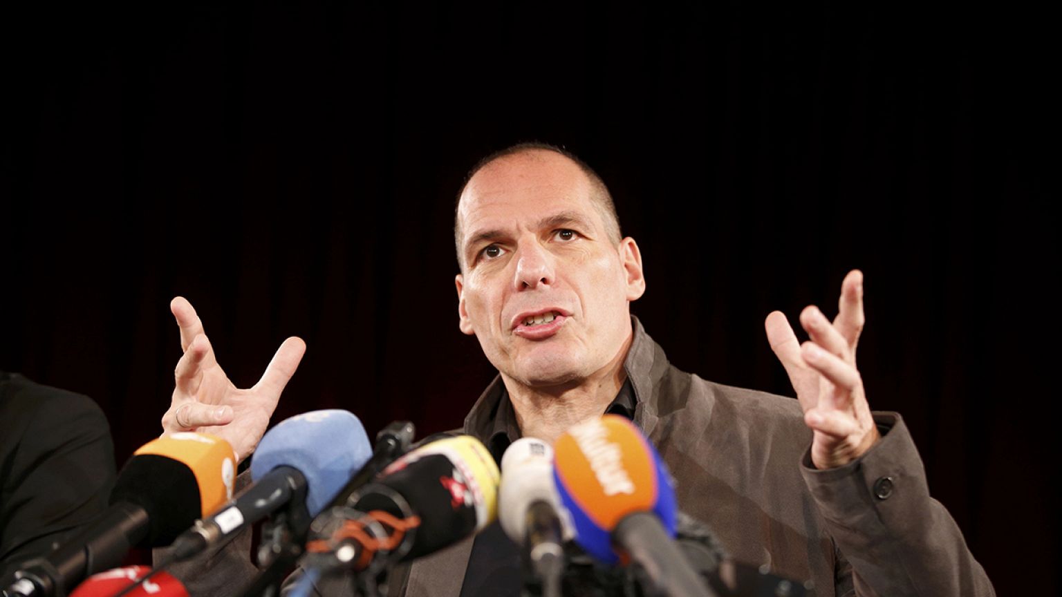Ο Γιάνης Βαρουφάκης και η...Κίνηση για τη Δημοκρατία στην Ευρώπη 2025!