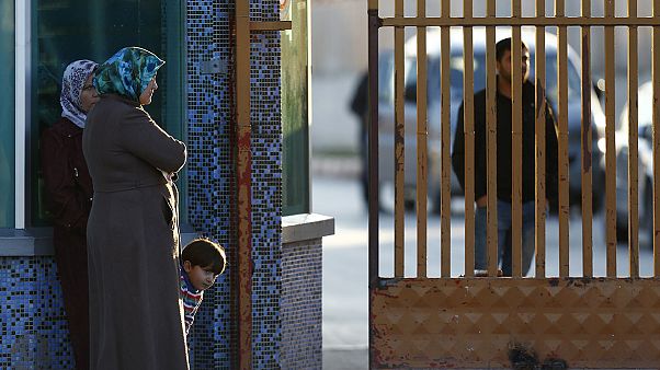دهها هزار آواره سوری پشت مرزهای ترکیه گرفتار مانده اند دهها هزار آواره سوری پشت مرزهای ترکیه گرفتار مانده اند
