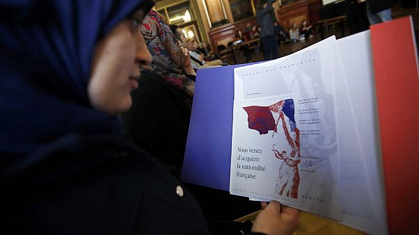 Verfassungsreform: Französische Nationalversammlung bestätigt umstrittenen Artikel zur Staatsbürgerschaft Verfassungsreform: Französische Nationalversammlung bestätigt umstrittenen Artikel zur Staatsbürgerschaft