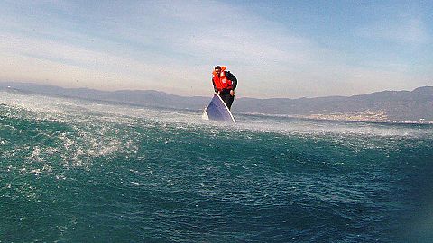 Misión de rescate en el mar Egeo