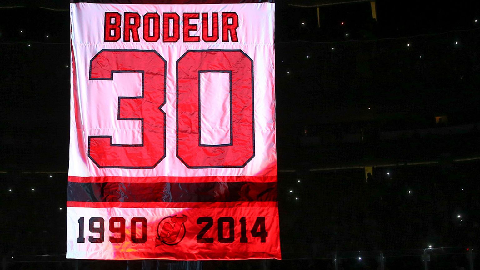 NHL: i New Jersey Devils ritirano la maglia 31 del portierone Brodeur