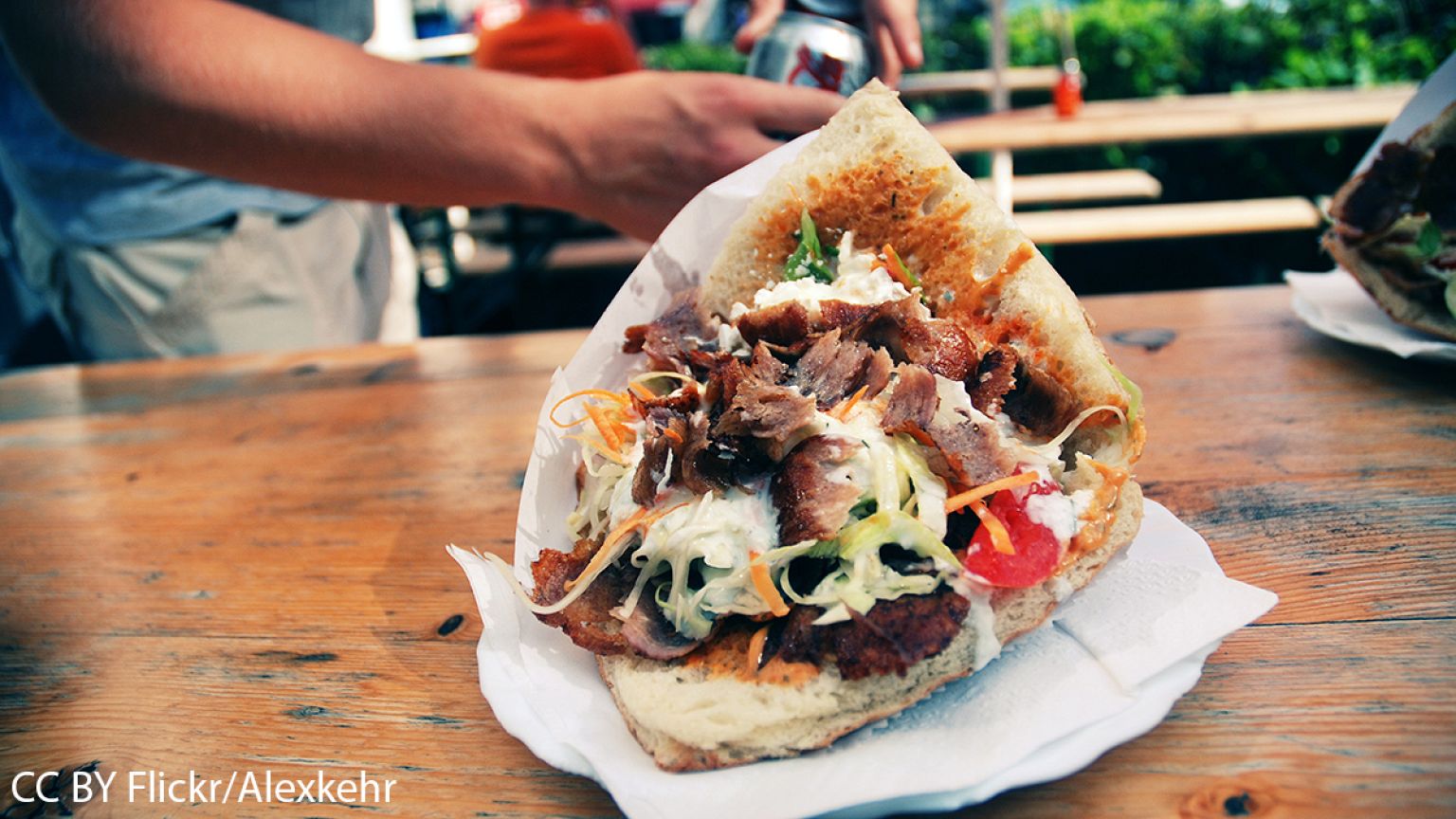 Zoff um Döner im Bus