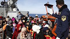 Brüssel will Dublin-Regeln ändern - Ein Gespräch mit Migrations-Kommissar Avramopoulos