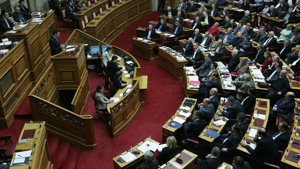 Ελλάδα: Με 154 «ναι» εγκρίθηκε η τροπολογία για τις άδειες των τηλεοπτικών σταθμών