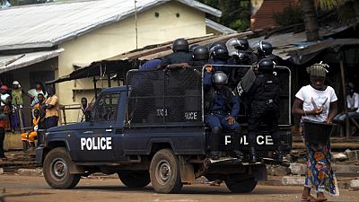 17 gardes à vue pour le meurtre du journaliste guinéen